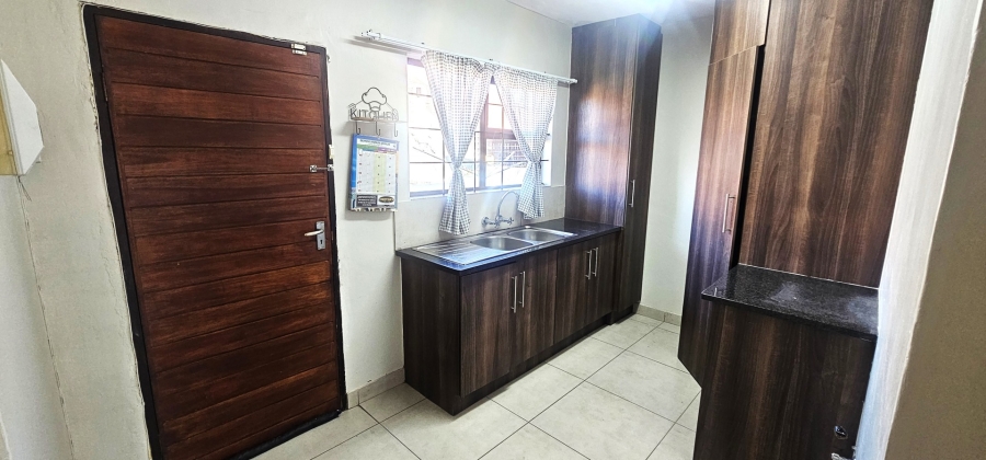 To Let 3 Bedroom Property for Rent in Cashan North West